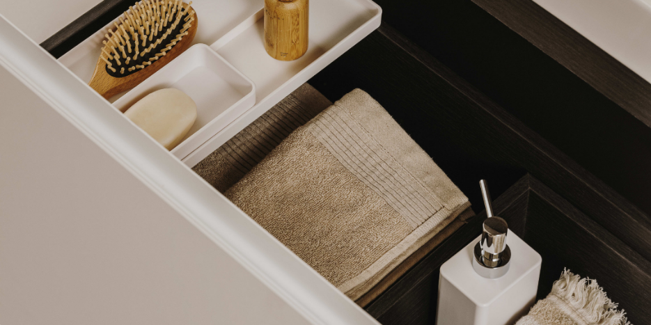 ACCESORIOS INDISPENSABLES PARA EL BAÑO EN 2026: FUNCIONALIDAD Y ESTILO 